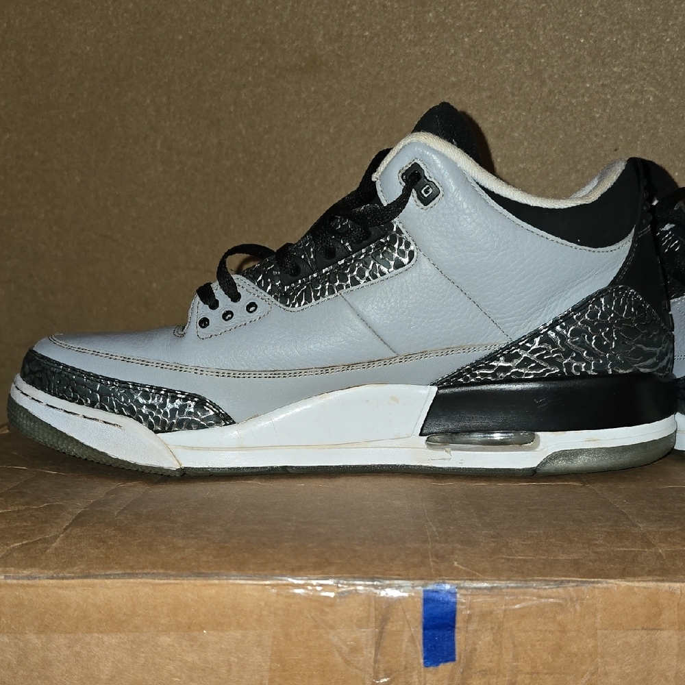Jordan Gray and Black Sneakers - Picture 5 of 13